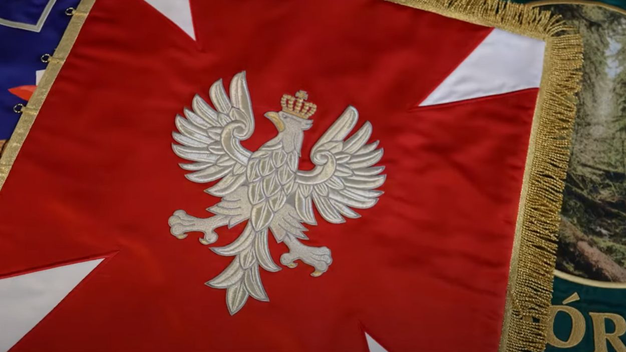 Chorągwie z logo